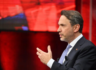 Bakan Bayraktar, ‘Sondajı görmeden netice açıklamıyoruz’