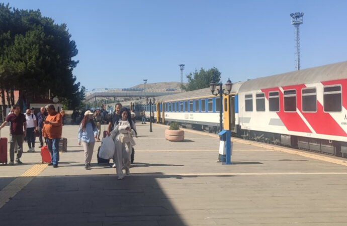 Van-Tahran tren seferleri sürüyor