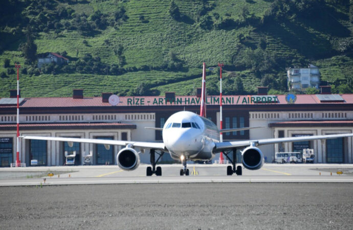 Uçaklarda yolculara ücretsiz su, zorunlu oluyor