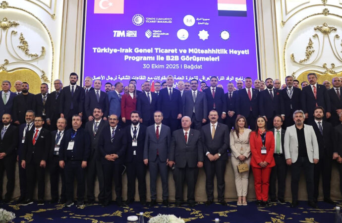 Bakan Ömer Bolat, 100’ü aşkın iş insanıyla Bağdat’ta