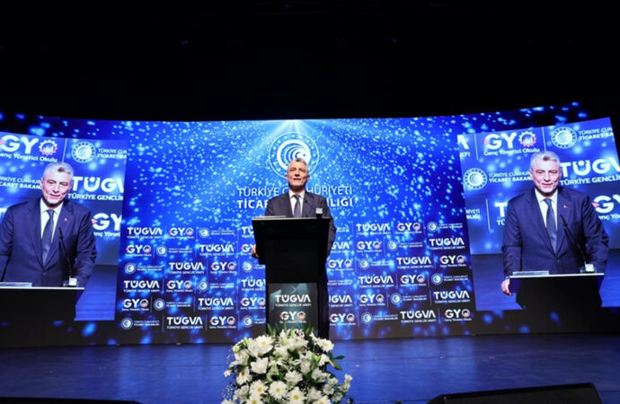 Bakan Ömer Bolat, Genç Yönetici Okulu programında konuştu