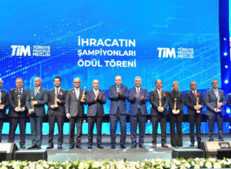 İhracatın şampiyonları ödüllerini Cumhurbaşkanı Erdoğan’dan aldı
