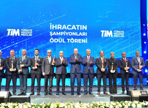 İhracatın şampiyonları ödüllerini Cumhurbaşkanı Erdoğan’dan aldı